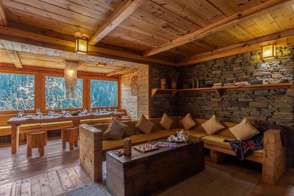 Living room, Seating area, Breakfast