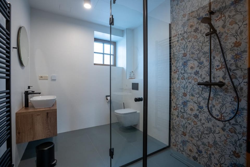 Toilet, Bathroom