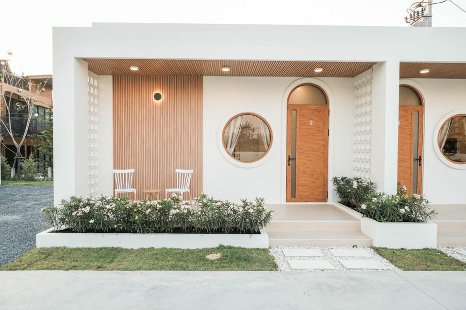 Facade/entrance, Day, Garden, Balcony/Terrace, Garden view