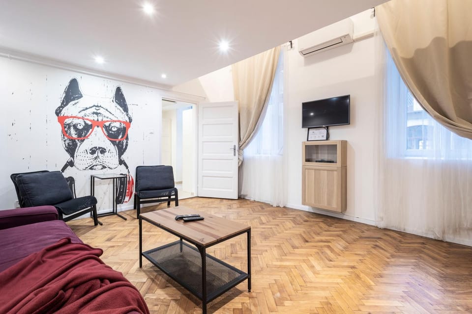 TV and multimedia, Living room, air conditioner
