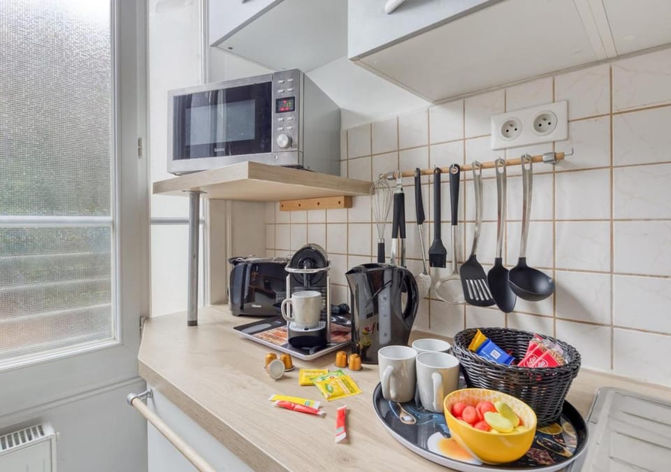 Coffee/tea facilities, Kitchen or kitchenette, minibar, stove, toaster