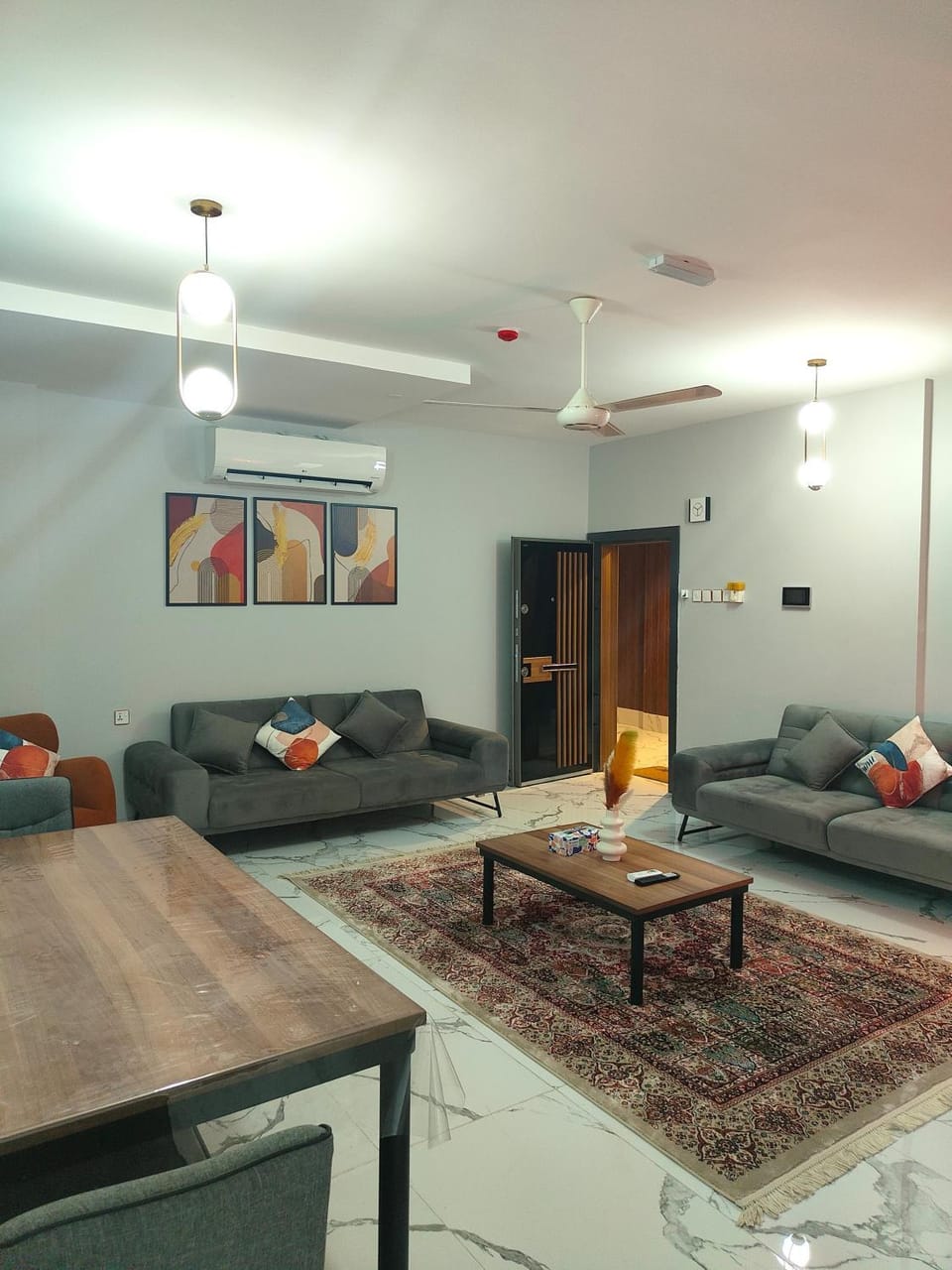 Living room, Seating area, Dining area