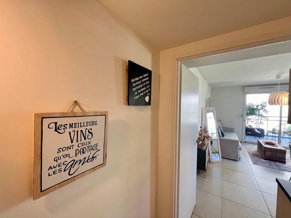 B035 Magnifique appartement neuf a deux pas du centre Apartment in Cannes