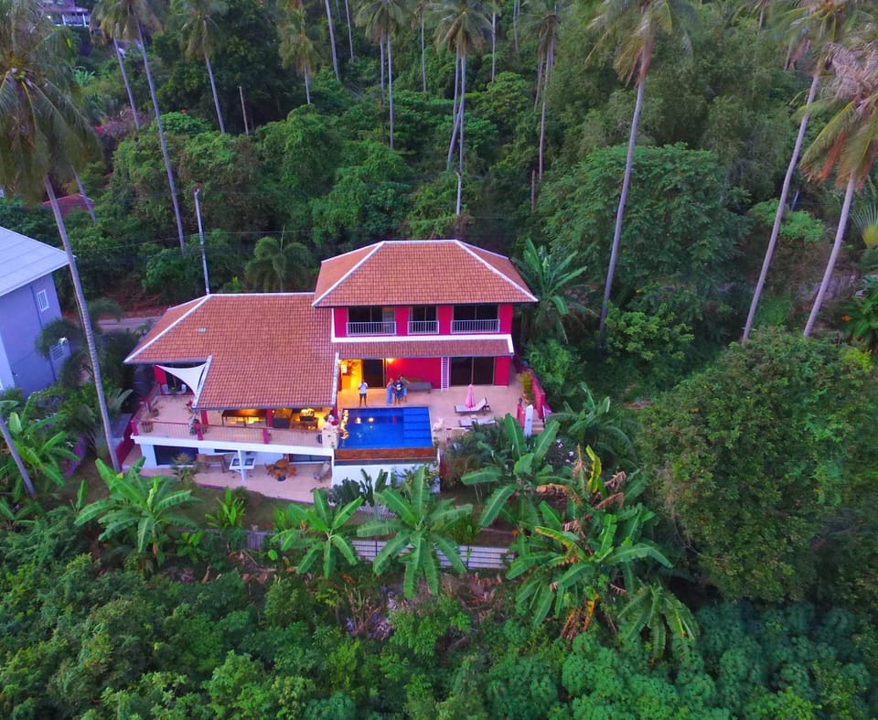 Property building, Day, Natural landscape, Bird's eye view, Garden, View (from property/room), Garden view, Pool view, Swimming pool
