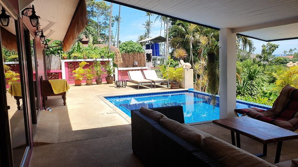 Patio, Natural landscape, Garden, View (from property/room), Balcony/Terrace, Living room, Seating area, Pool view, Swimming pool, sunbed
