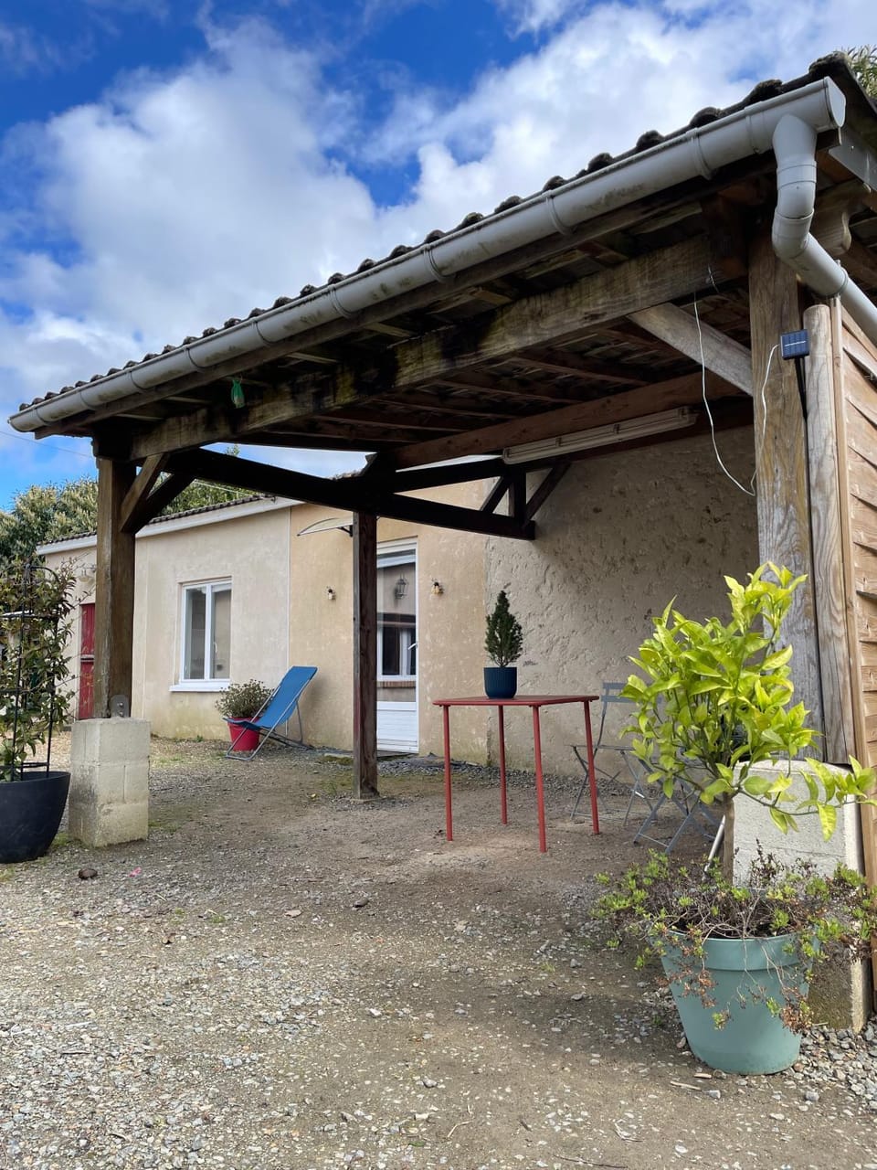 Property building, BBQ facilities, Balcony/Terrace
