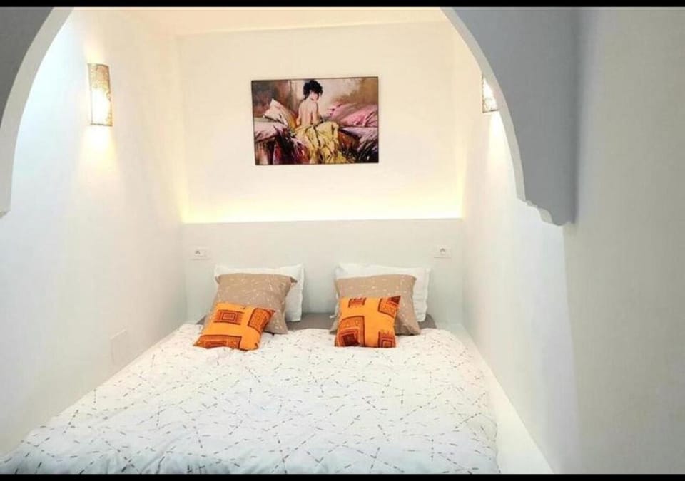 Photo of the whole room, Decorative detail, Bedroom, room service, towels