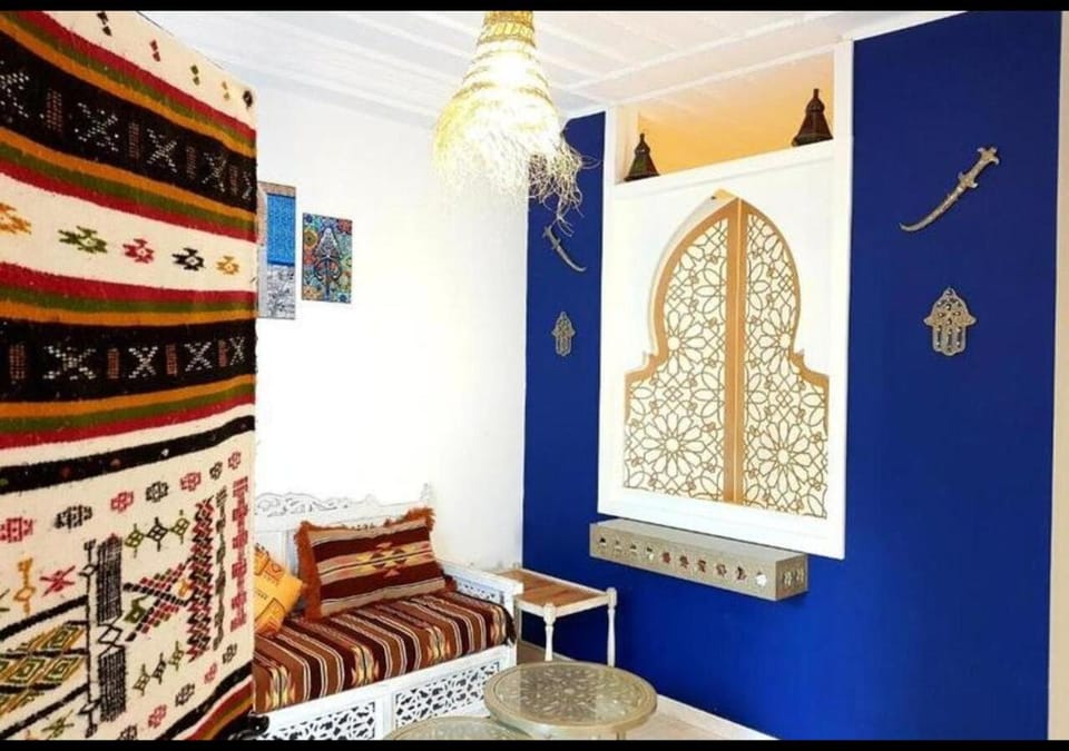 Communal lounge/ TV room, Living room, Seating area, Seasons