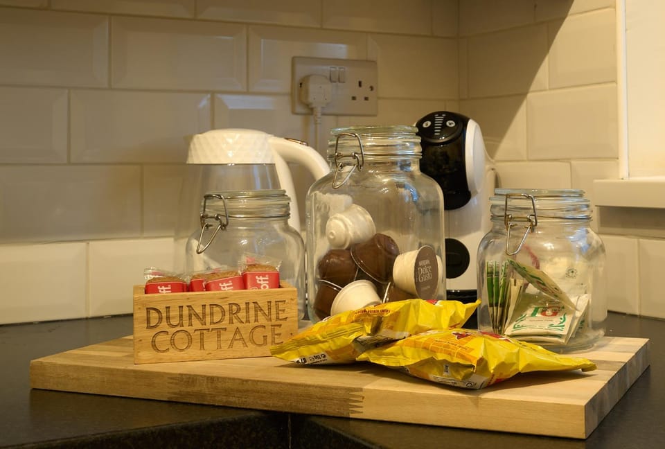 Coffee/tea facilities, Food and drinks