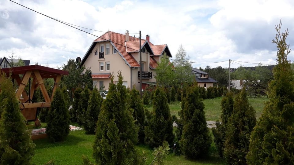 Property building, Natural landscape, Garden