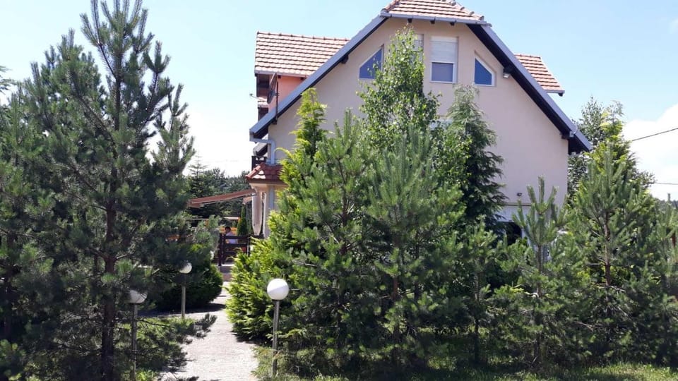 Property building, Spring, Day, Garden, Garden view