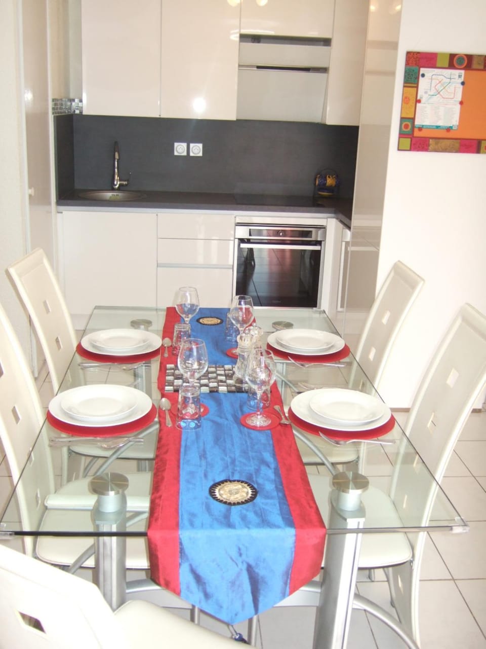 Kitchen or kitchenette, Living room, Dining area