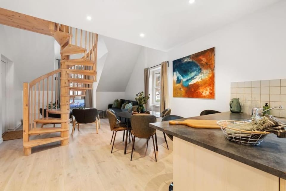 New! Well Eqipped Three Bedroom Penthouse! Apartment in Bergen