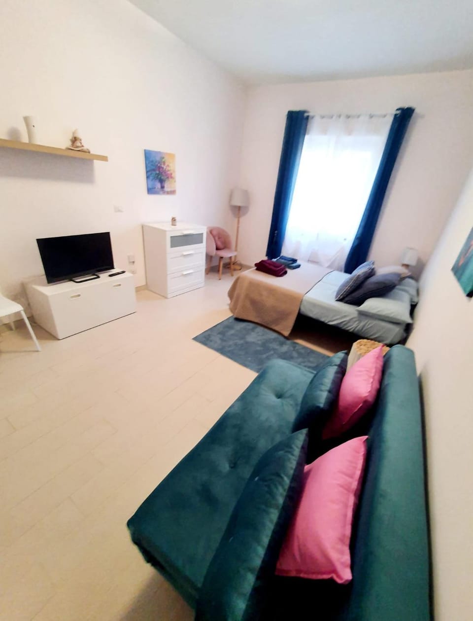 Photo of the whole room
