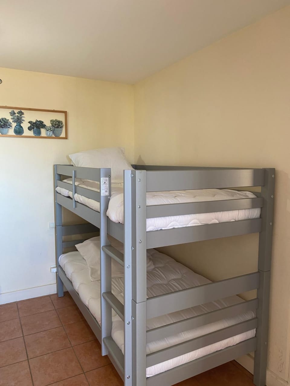 Bedroom, bunk bed