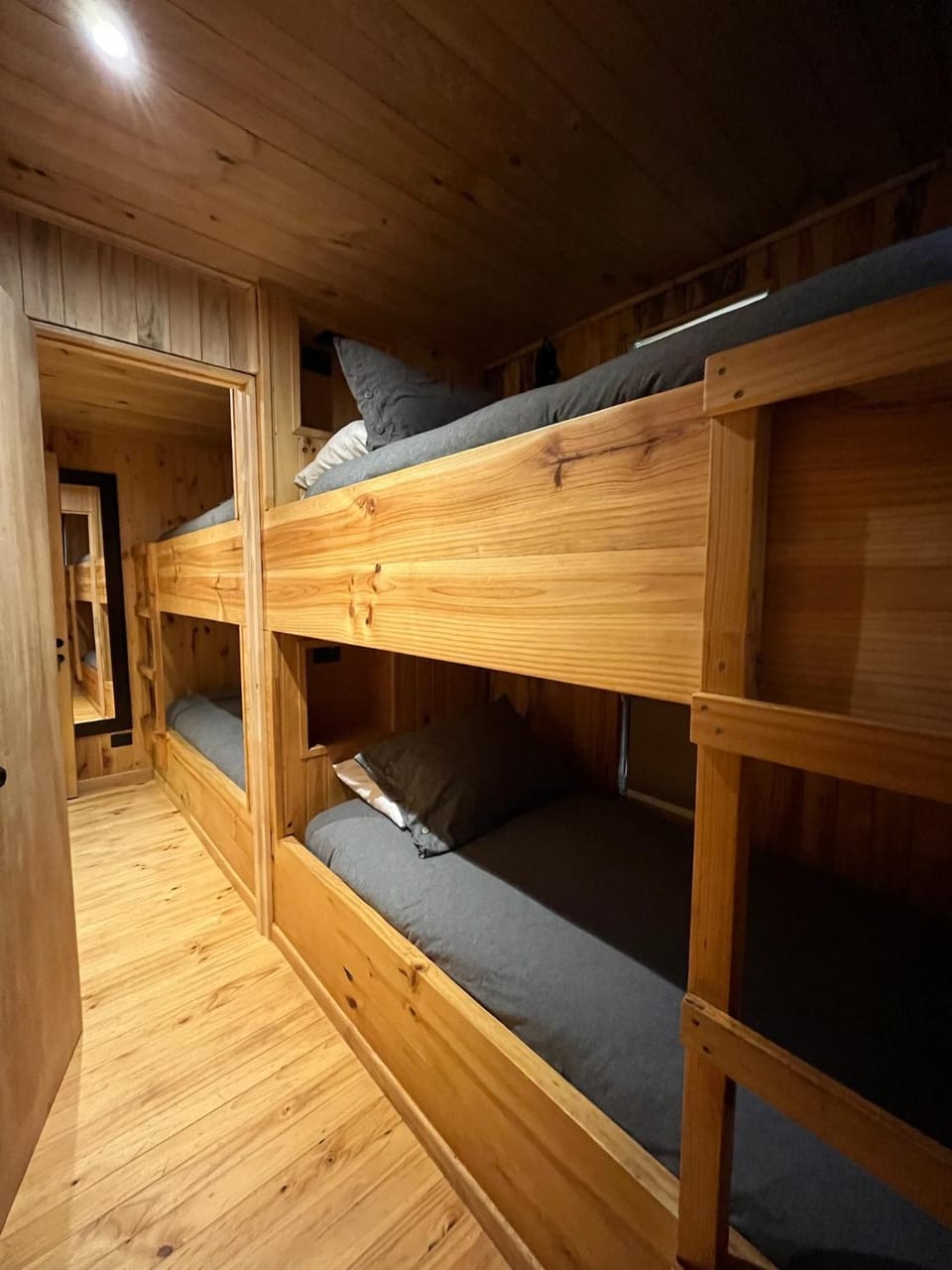 Bedroom, bunk bed