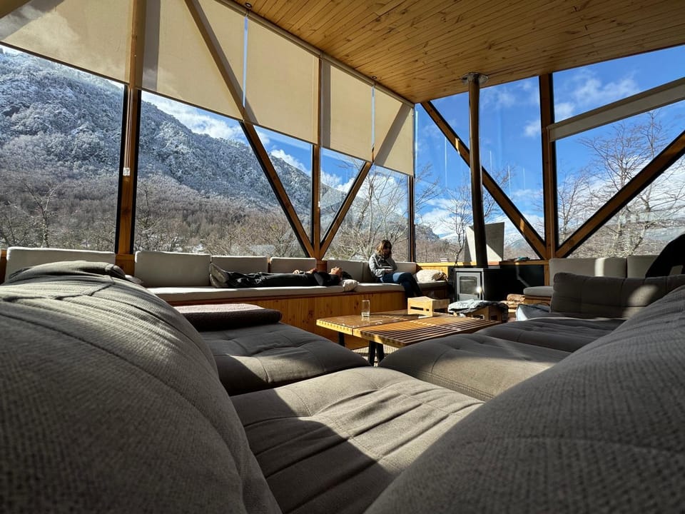 Living room, Mountain view
