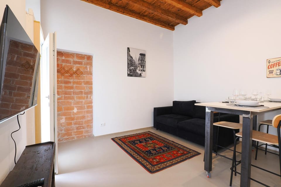 TV and multimedia, Seating area