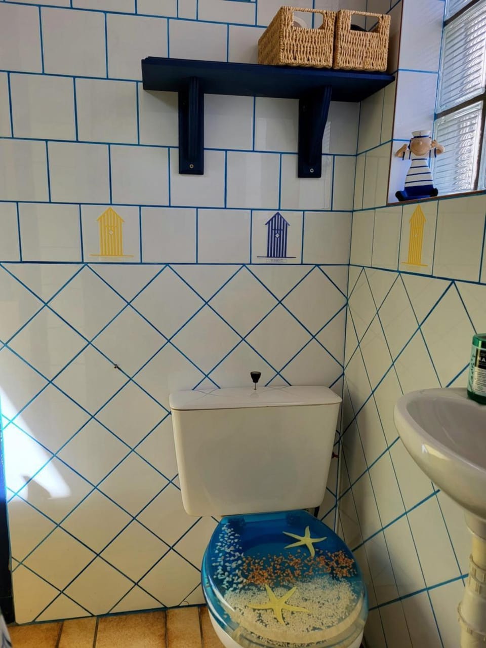 Bathroom, Living room