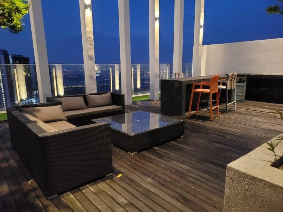 A2305 Grand Medini Studio 100mbps Netflix By STAY Apartment in Johor