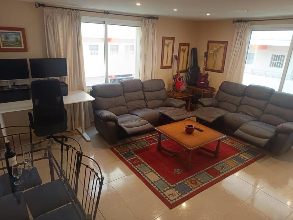 Communal lounge/ TV room, Living room