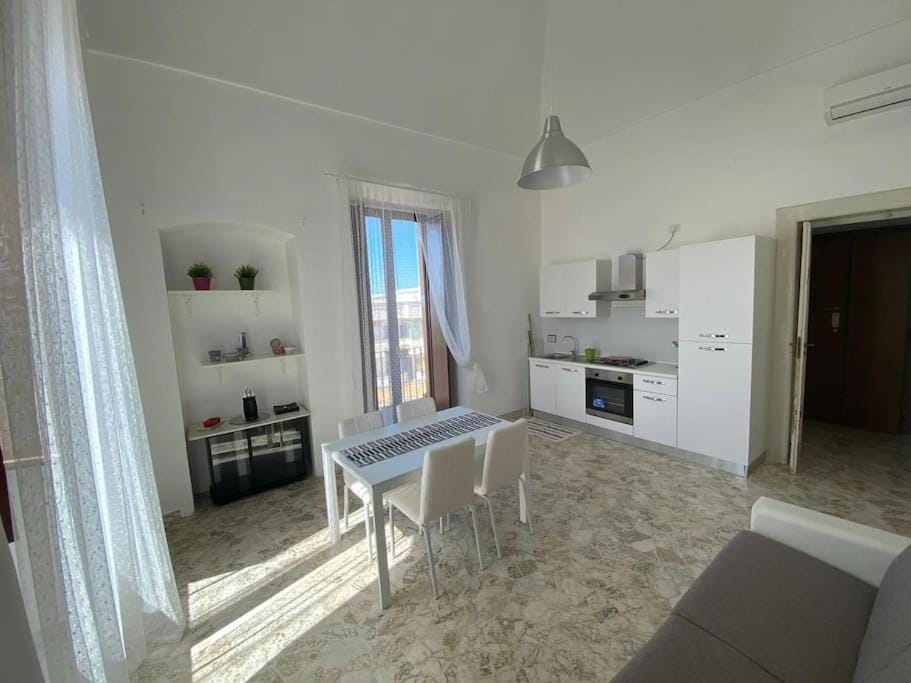Kitchen or kitchenette, Living room, Dining area, oven, stove