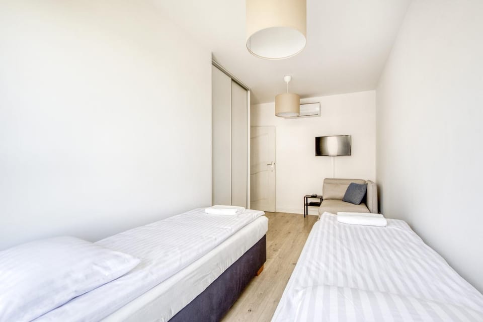 Bed, TV and multimedia, towels, wardrobe, air conditioner