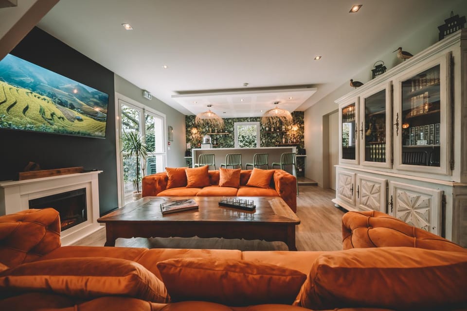 Communal lounge/ TV room, Living room, Lounge or bar, Decorative detail, Seating area