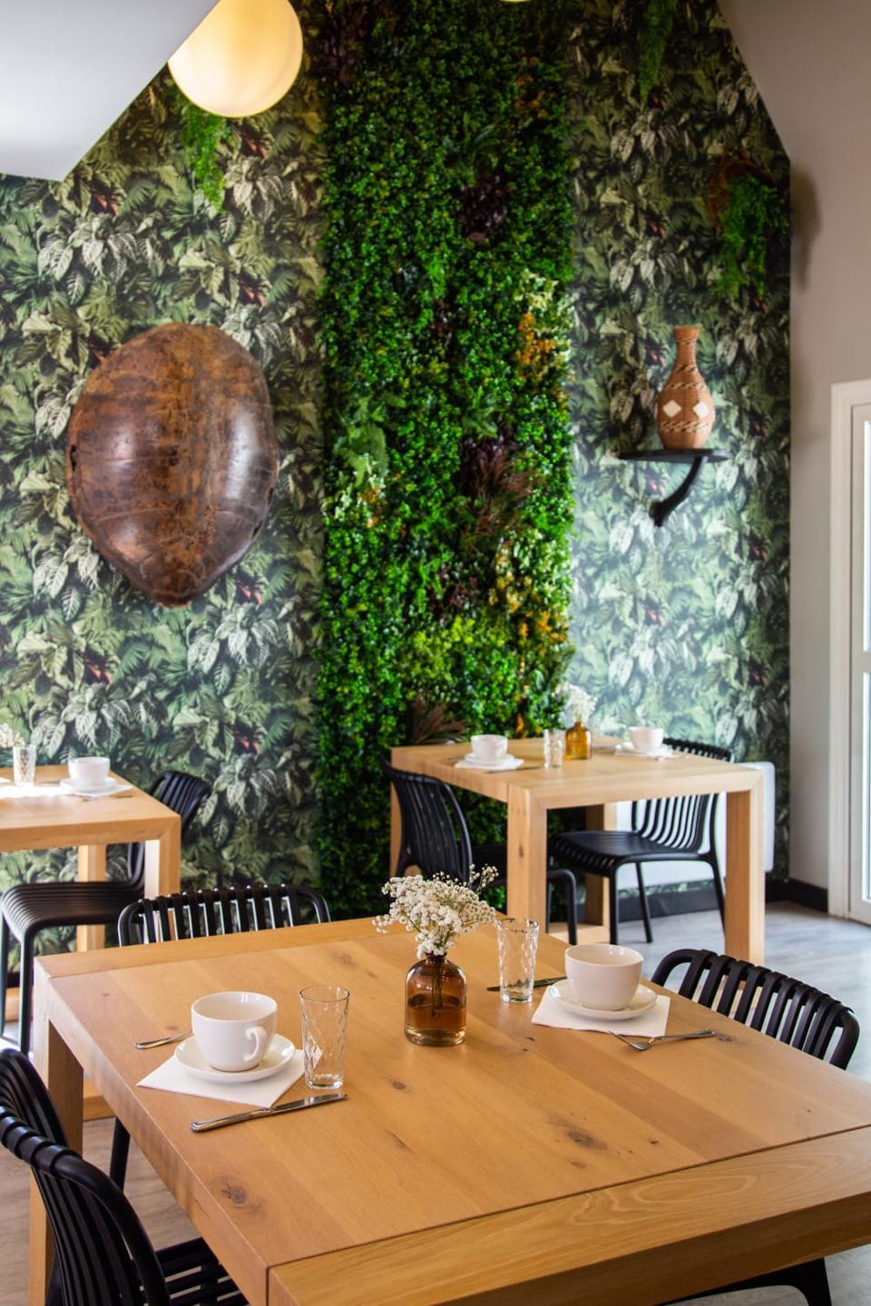 Seating area, Breakfast