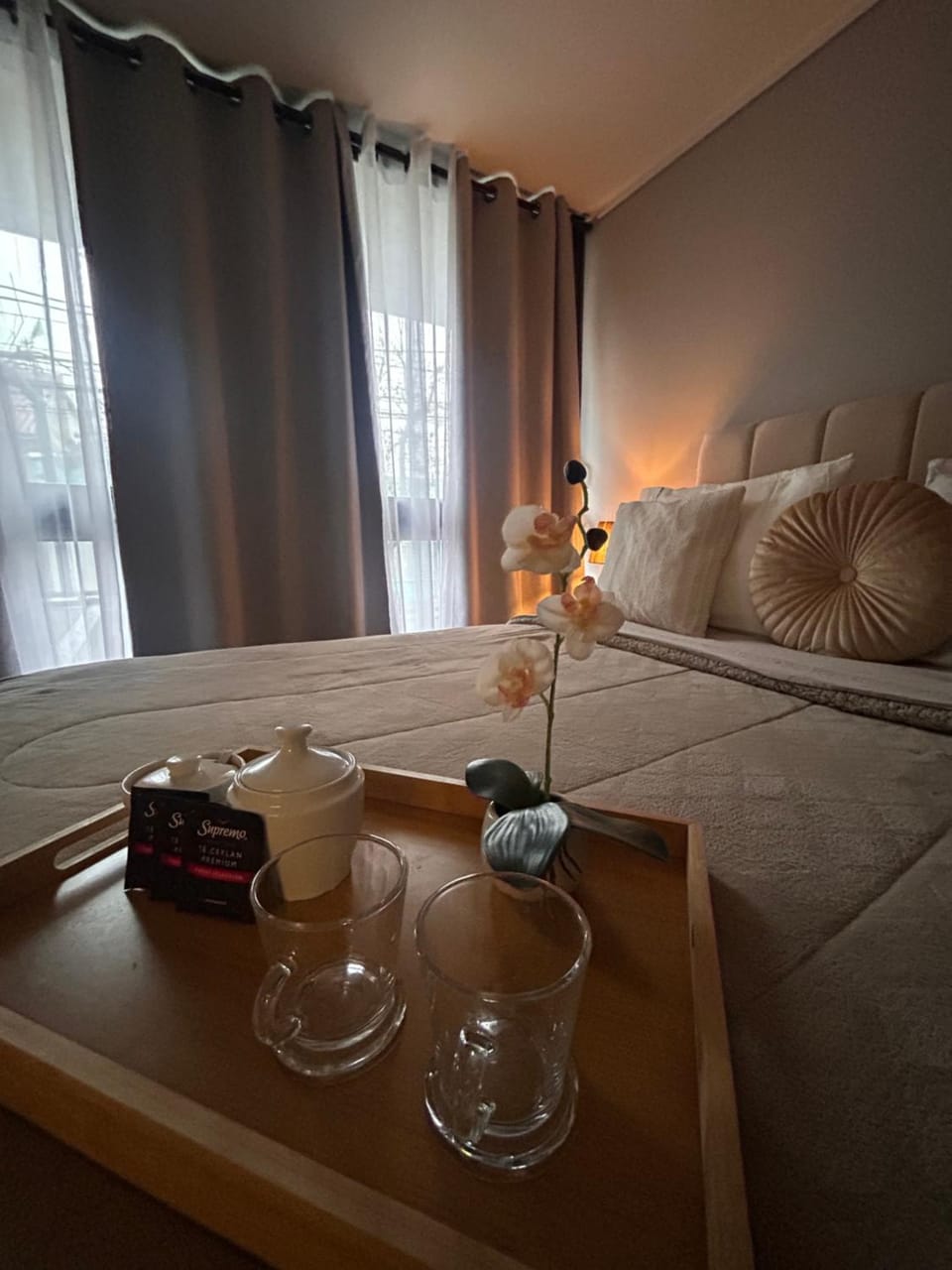 Photo of the whole room, Bedroom