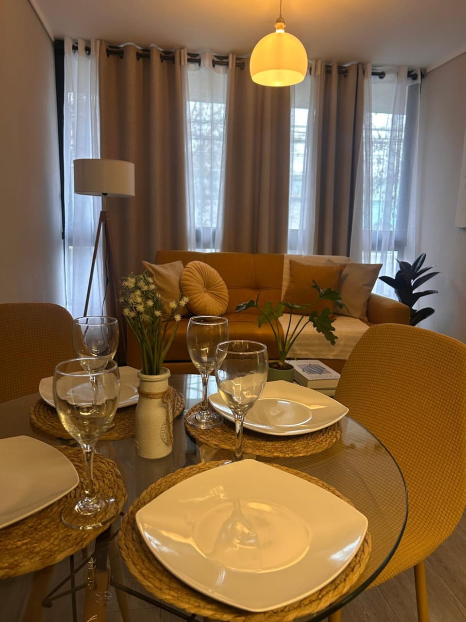 Seating area, Dining area
