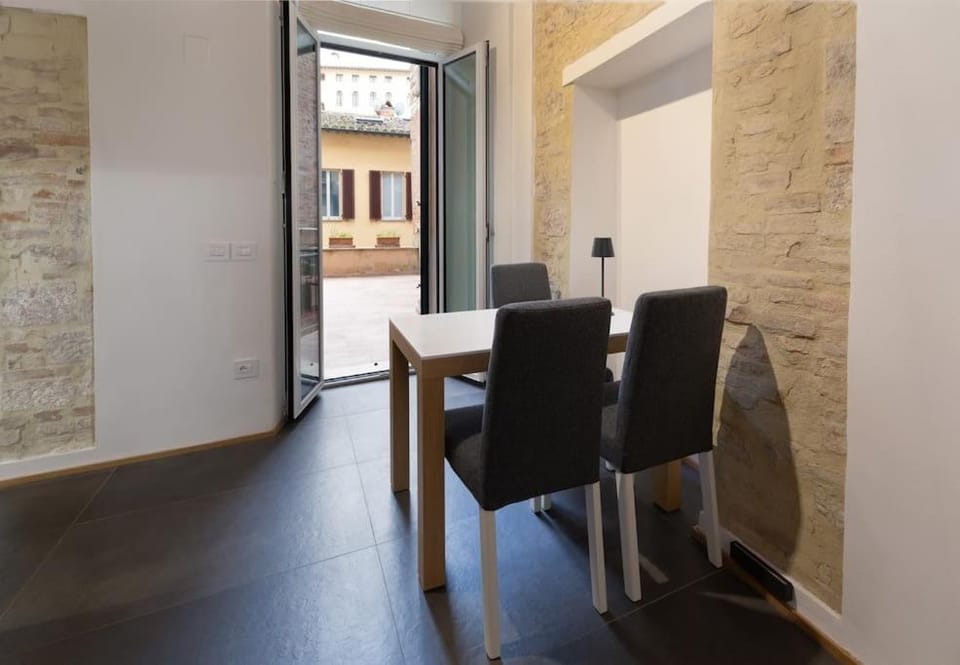 Balcony/Terrace, Living room, Seating area, Dining area