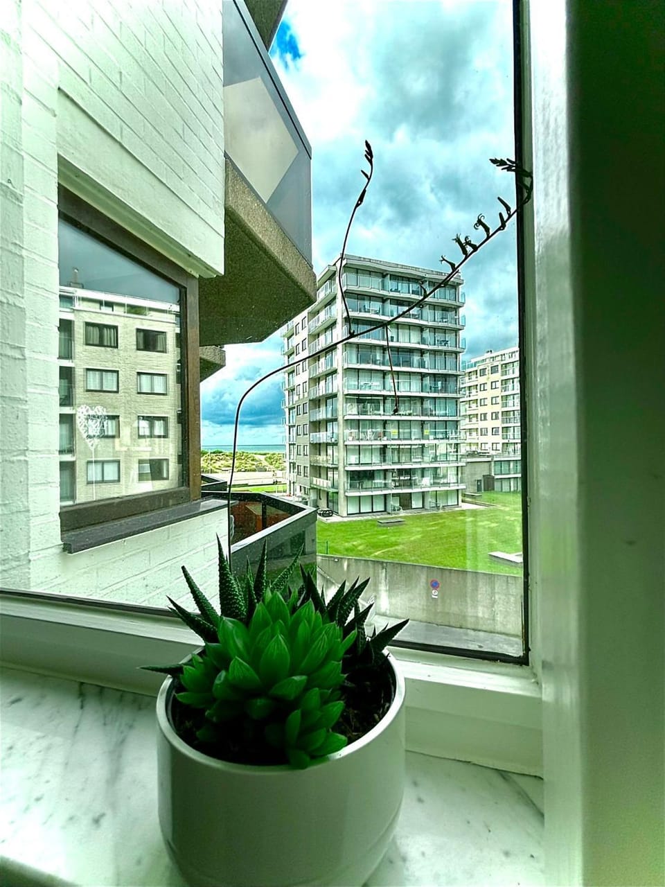 Studio Sia - Lichtrijke studio met balkon met zijzeezicht in hartje de Panne Apartment in De Panne