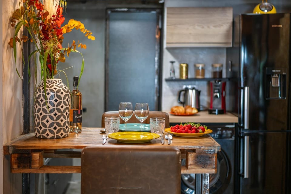 Kitchen or kitchenette, Food and drinks, Drinks