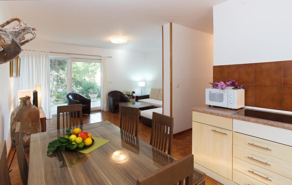 Balcony/Terrace, Living room, Dining area