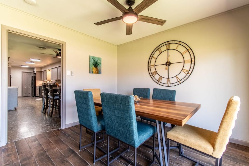 Water View Ocean Drive Retreat Awaits House in Nueces County