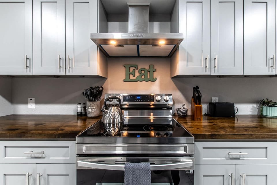 Contemporary Coastal Oasis Awaits House in Nueces County