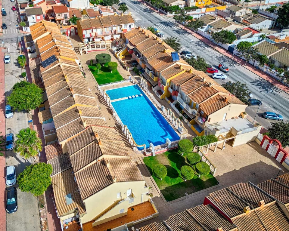 Property building, Pool view