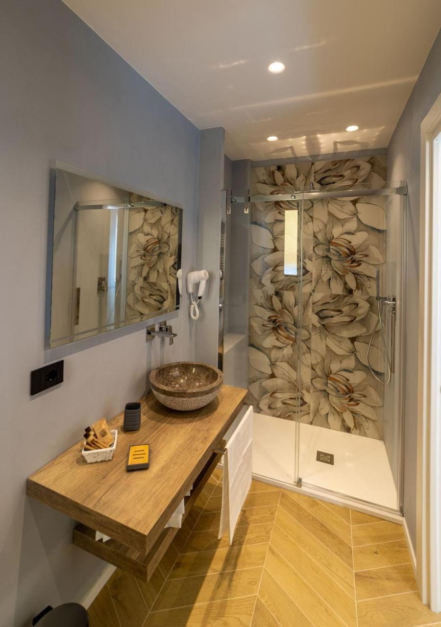 Shower, Bathroom, towels