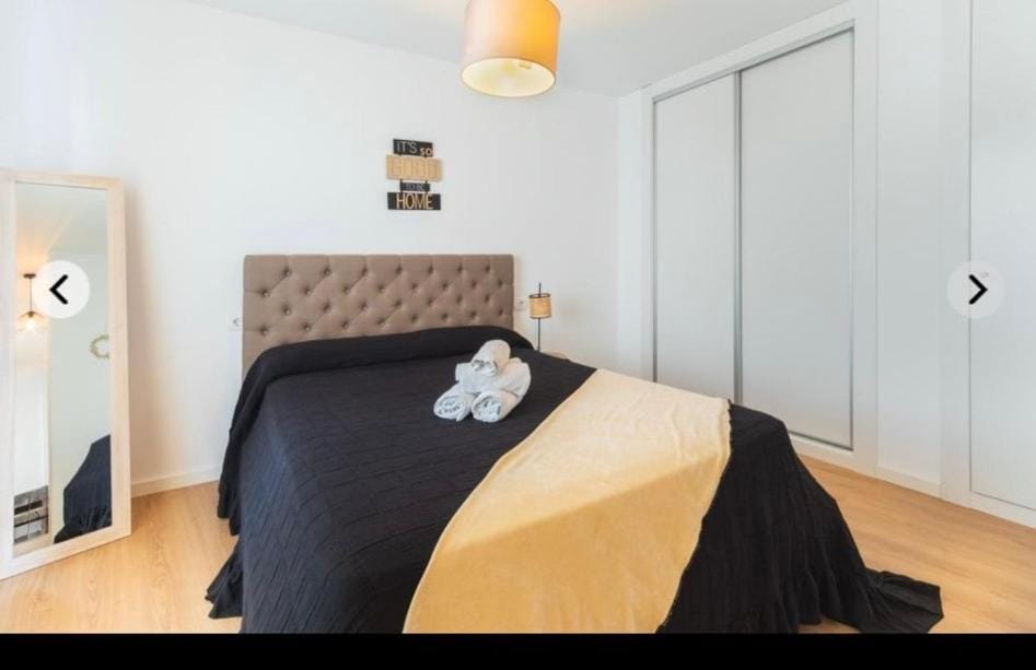 Bed, Photo of the whole room, Bedroom, wardrobe