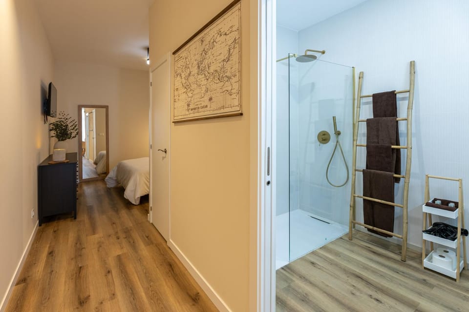 hair dryier, towels, laundry, washing machine, dryer