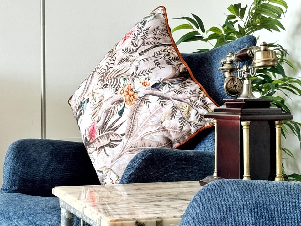 Communal lounge/ TV room, Living room, Seating area, Entertainment