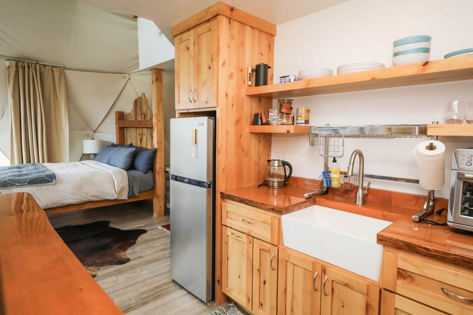 Pure Heart Retreat Luxury tent in Wyoming