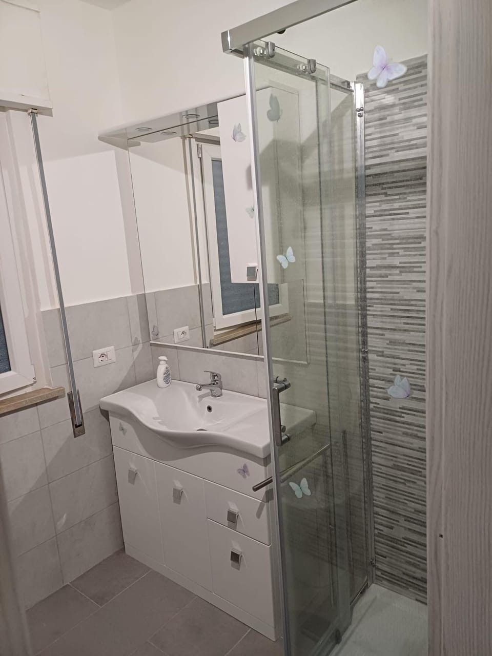 Shower, Bathroom