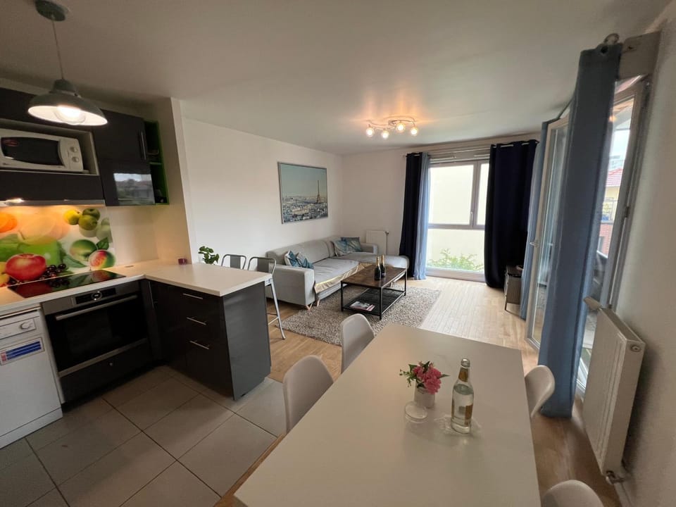 Terrasse plein ciel, Parking privé, Métro ligne 13 à pied Apartment in Montrouge