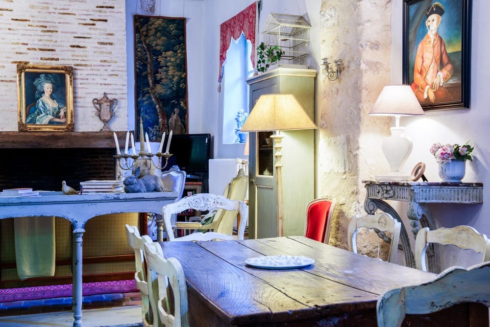 Living room, Decorative detail, Seating area, Dining area