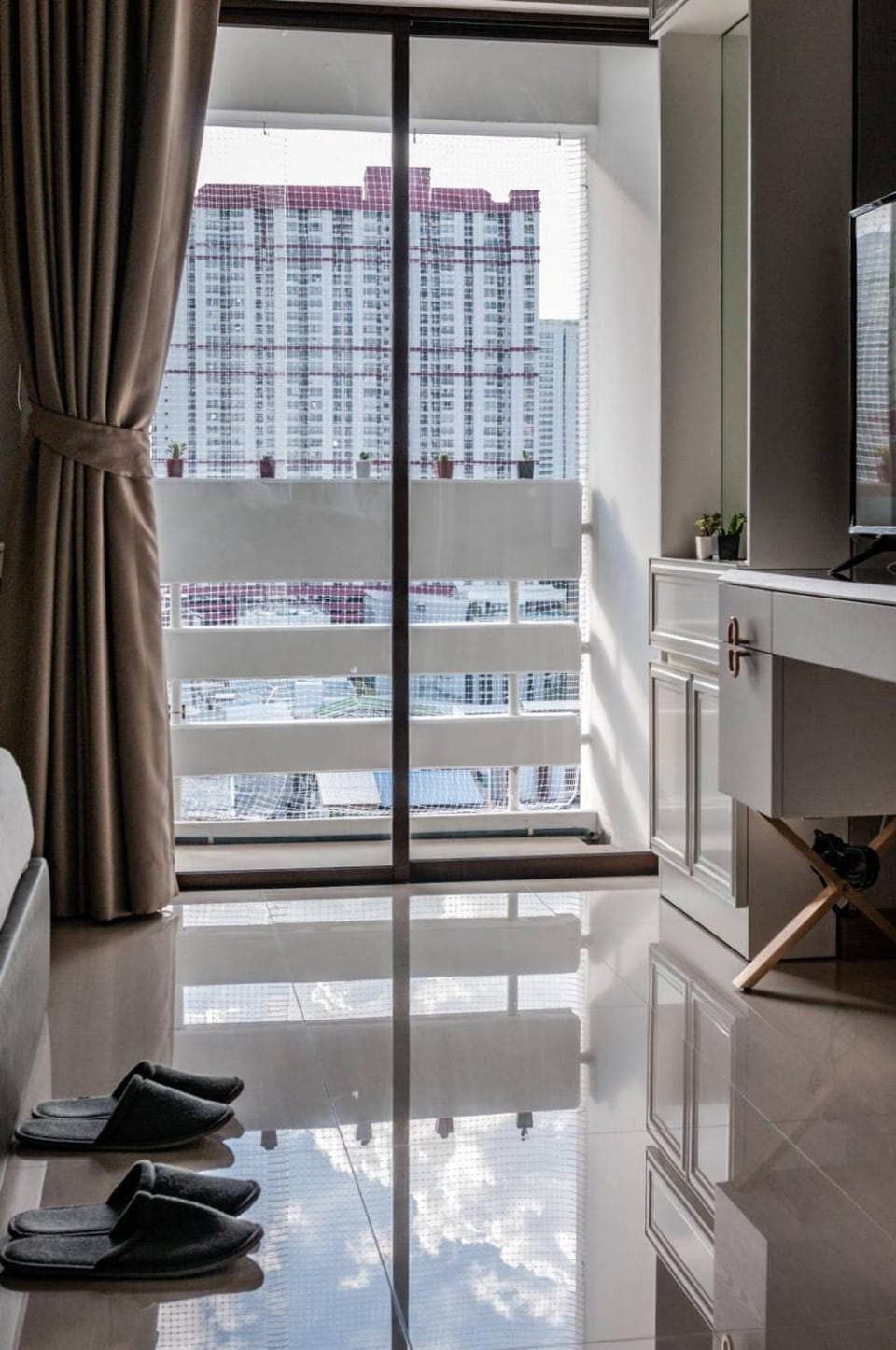 Warm Stay in City Center Apartment in Bangkok