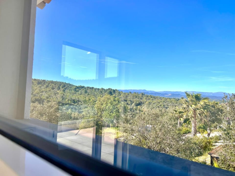 Villa contemporaine bord de mer Saint Aygulf Villa in Roquebrune-sur-Argens