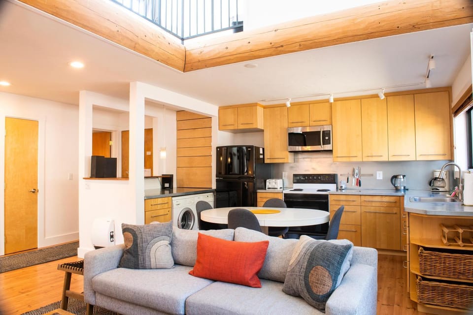 Meadowbrook Condos House in Ketchum