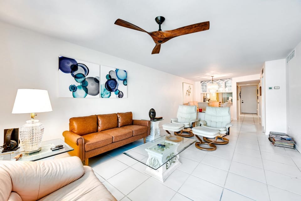 Waterfront Marco Island Condo < 1/4 Mi to Beach! House in Marco Island